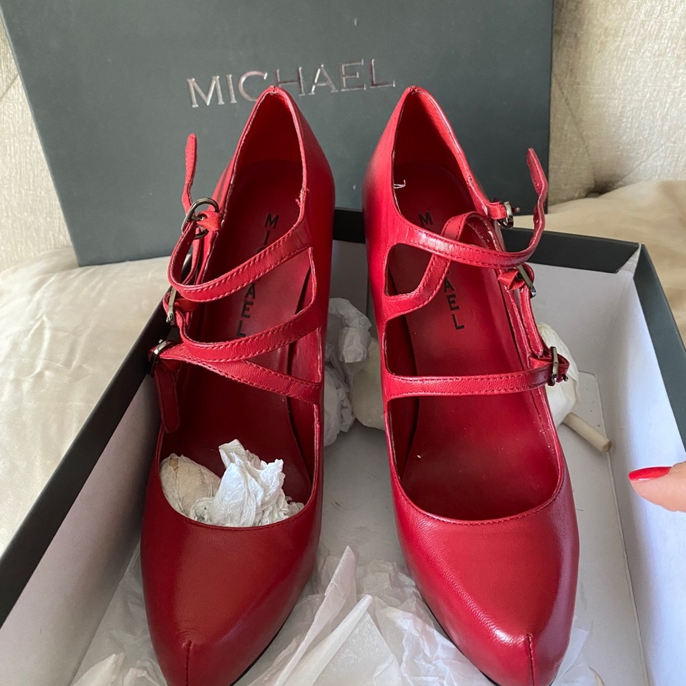 Red heels (used)